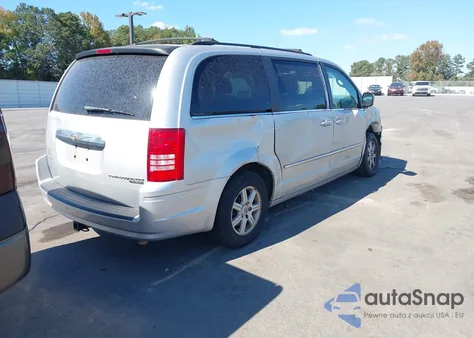 2010 Chrysler Town & Country Touring из США, поврежденный, VIN 2A4RR5D14AR324471